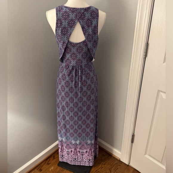 Loveappella Lauryn Maxi dress blues/pinks open keyhole type back stretch NWOT MP - Picture 2 of 11